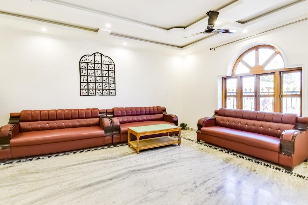 Capital O 23129 Chelsea Palace Hotel Khajuraho Exterior photo